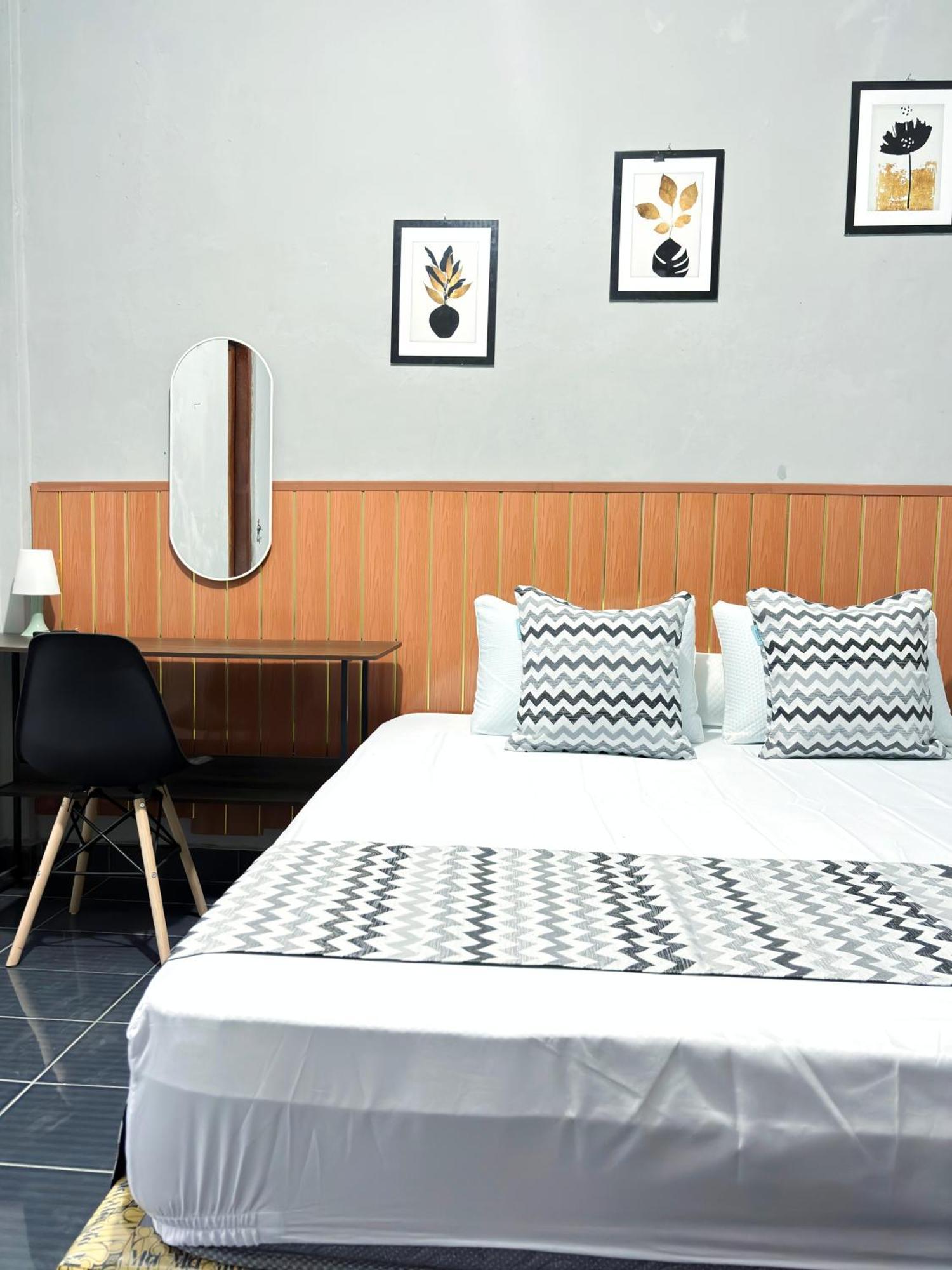 Jogja Day Inn Yogyakarta Eksteriør billede