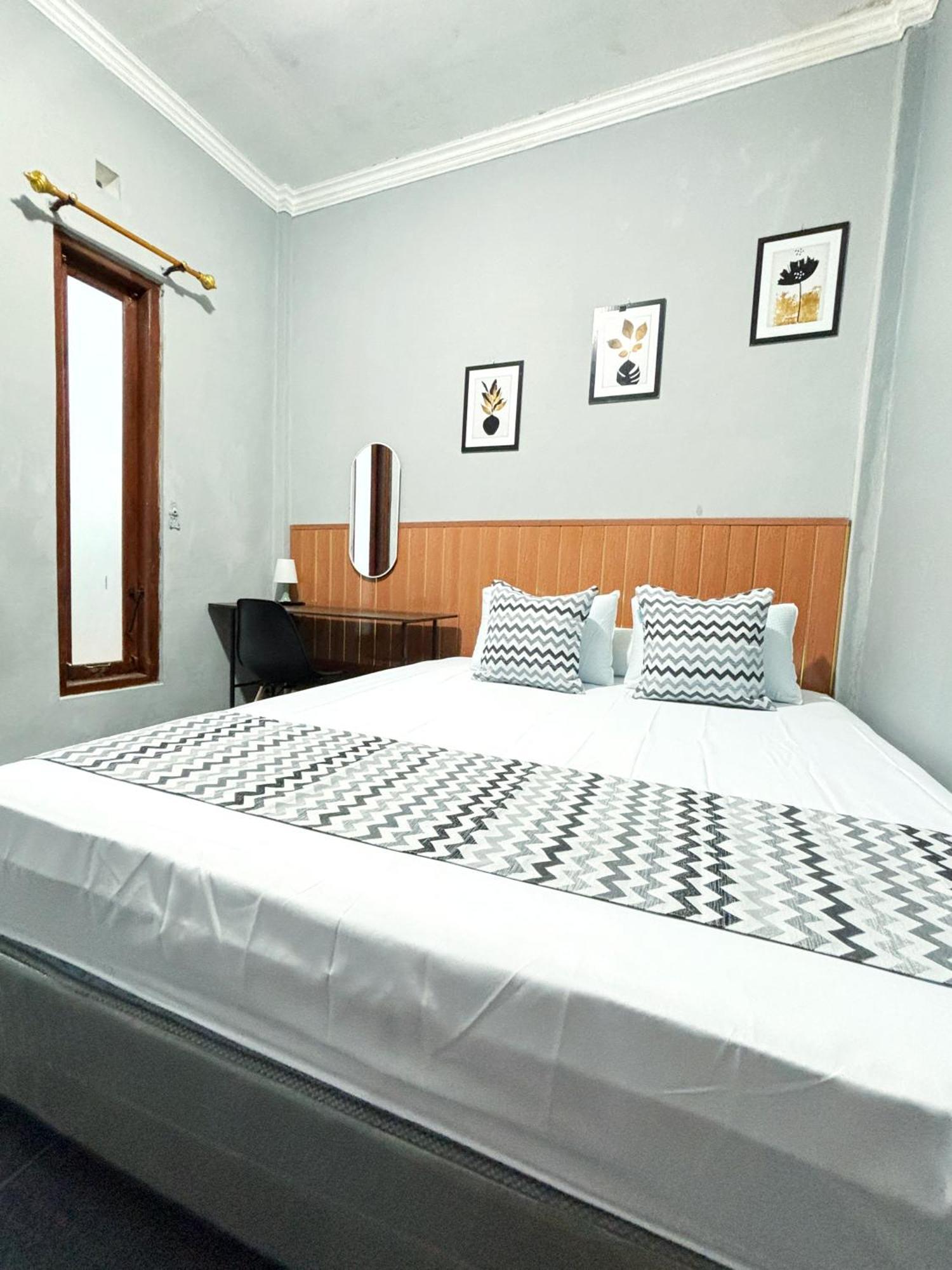 Jogja Day Inn Yogyakarta Eksteriør billede