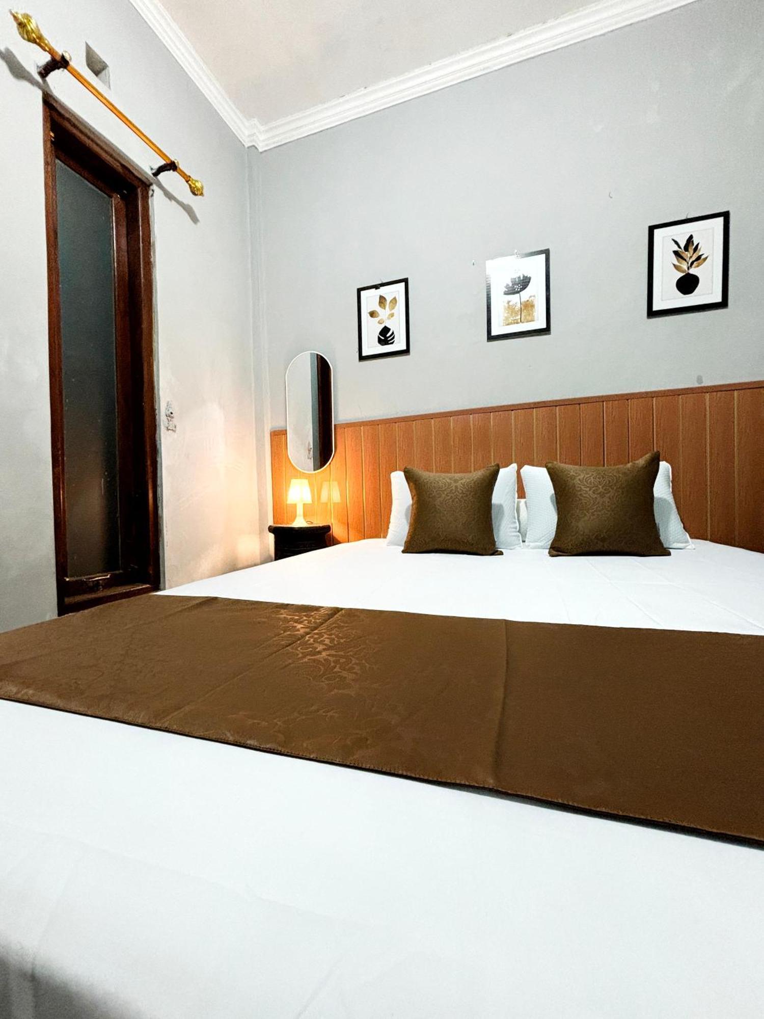 Jogja Day Inn Yogyakarta Eksteriør billede