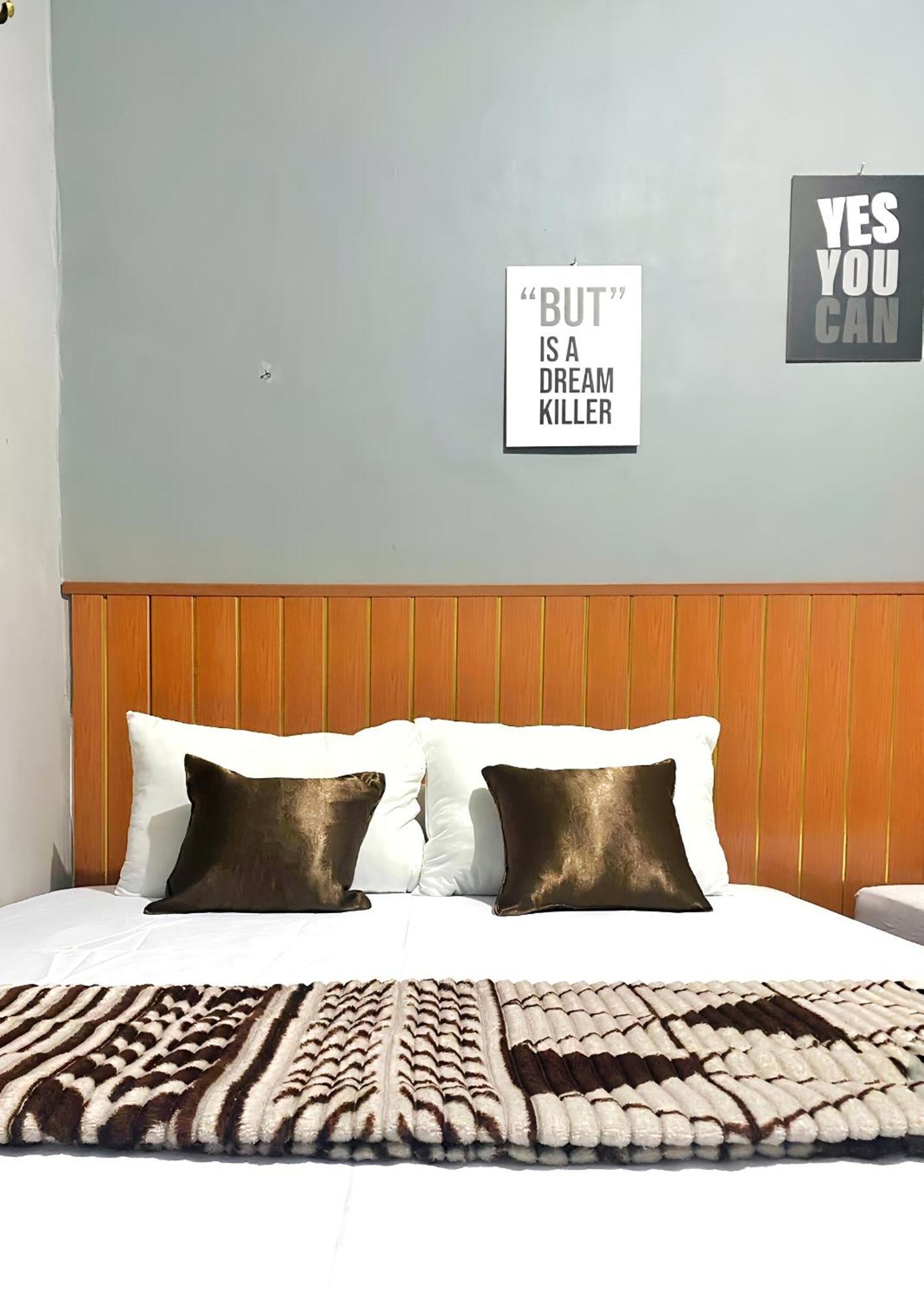Jogja Day Inn Yogyakarta Eksteriør billede