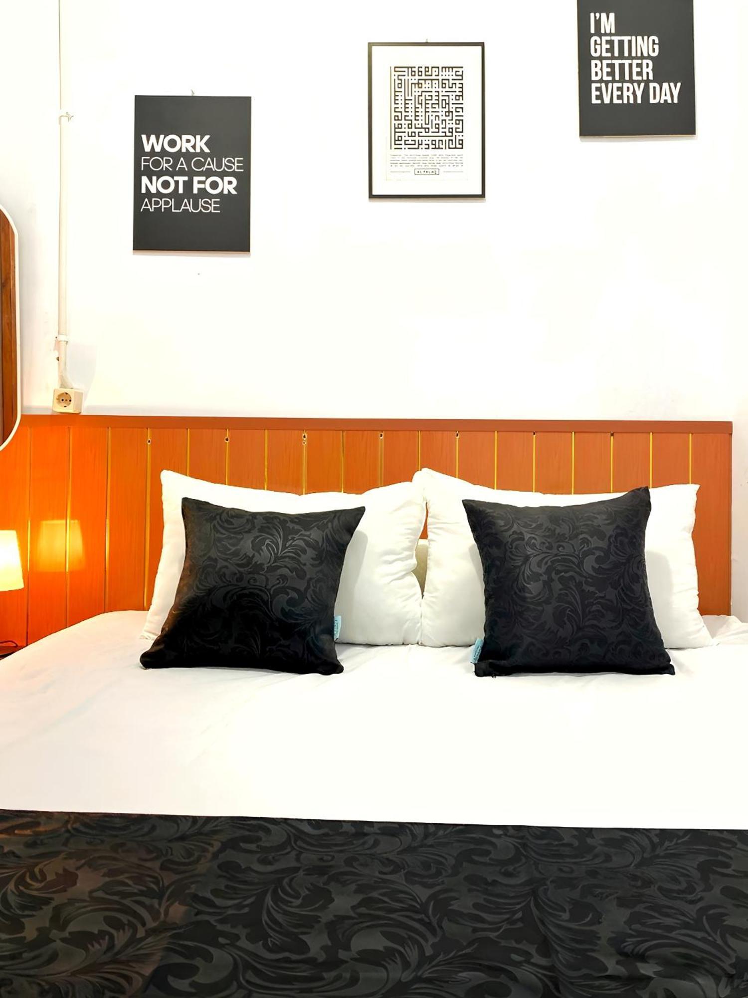 Jogja Day Inn Yogyakarta Eksteriør billede