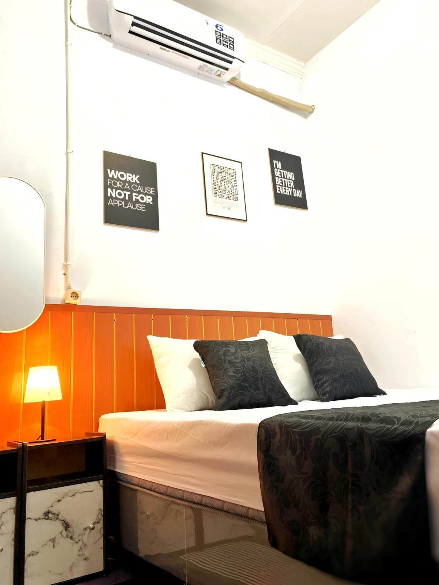 Jogja Day Inn Yogyakarta Eksteriør billede